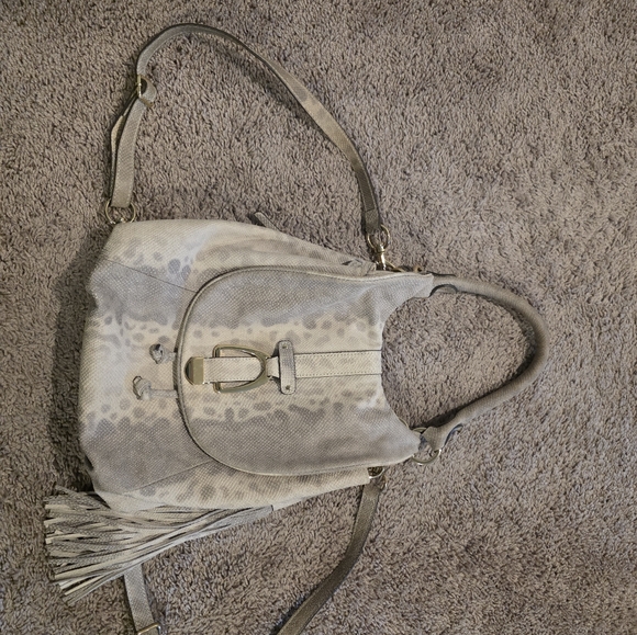 G.I.L.I. Snow Leaopard Convertible Backpack - Picture 7 of 11